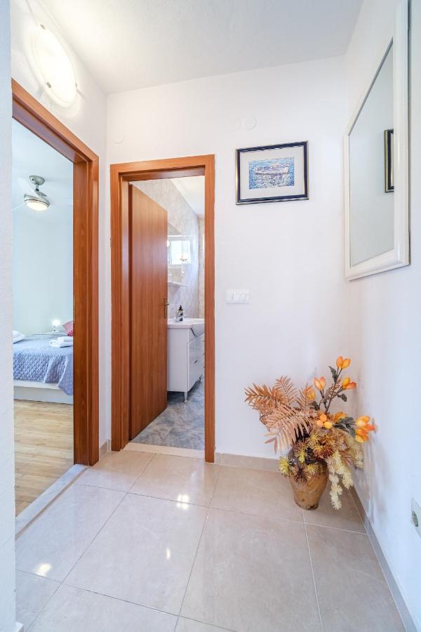 Villa Trebotic Milna  Ngoại thất bức ảnh