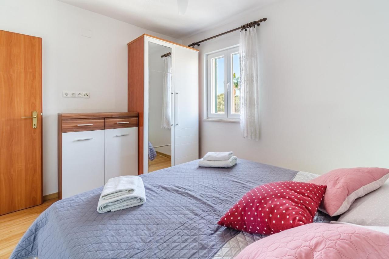 Villa Trebotic Milna  Ngoại thất bức ảnh